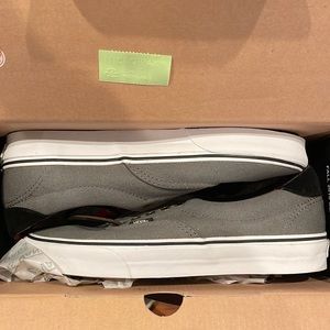 Vans men’s size 9.0 Era 59 in grey